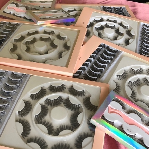 False Eyelashes Strip BNIB Pink Tweezer - Picture 2 of 2